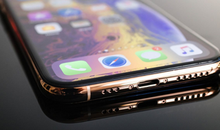 iphone display replacement center in doha